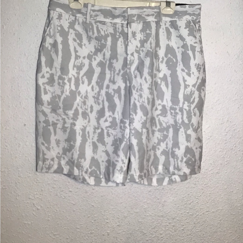 Nike gray/white golf shorts size 38